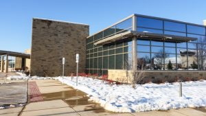 Why Businesses Are Retaining Full Service Outdoor Maintenance Teams - Five Star Landscaping - Landscaping Experts - Featured Image